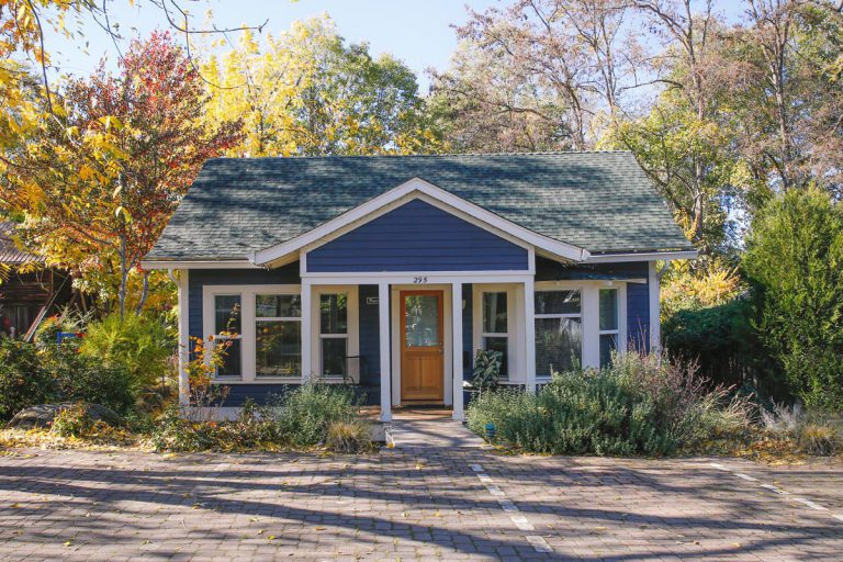 Abbotts Cottages Vacation Homes in Ashland, Oregon